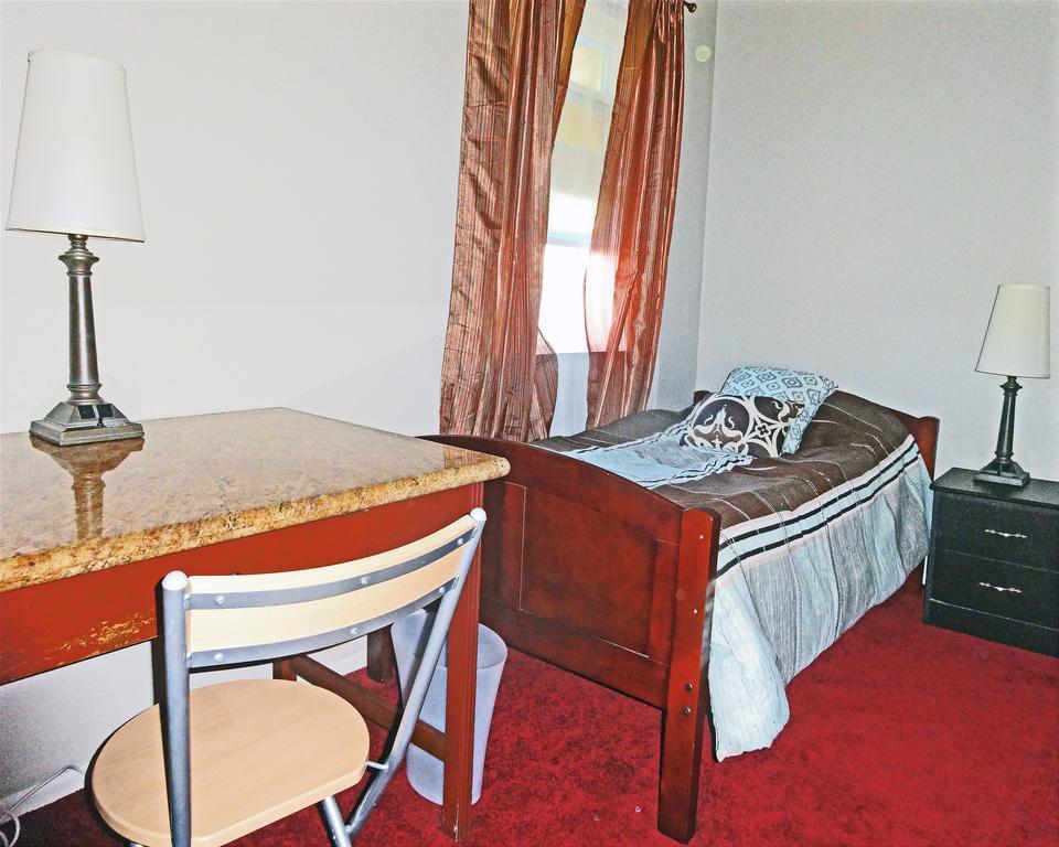 Homestay La *